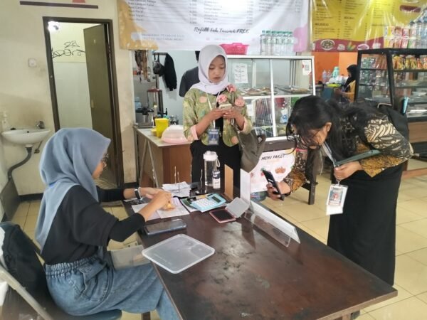 Cashless, Budaya Baru Cara Bayar Mahasiswa UM di Kantin Kampus