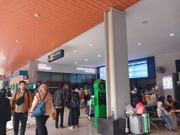 Stasiun Kota Malang Dipadati Penumpang Usai Long Weekend