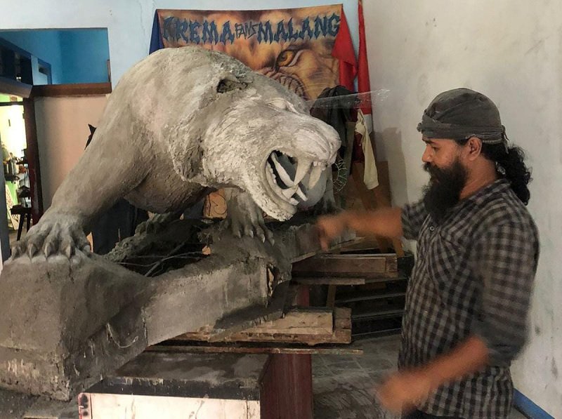 009-Proses pembuatan patung Berawal dari Proyek, Kini Karya Patung Dharmaaji Dipajang di Seluruh Sudut Kota Malang