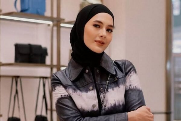 Paula Verhoeven Tak Bisa Bertemu Kedua Putranya: “Mama Jangan Kesini, Papa Marah”