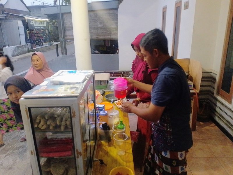 015-Kuliner di Kedai Fais Pratama Kedai Fais Pratama Raup Untung di Bazar Ramadan Gandon Timur, Jabung