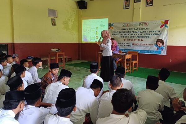 Sosialisasi Dampak Pernikahan Anak dan Berbagai Isu Sosial Lainnya di SMP Sunan Kalijogo Jabung