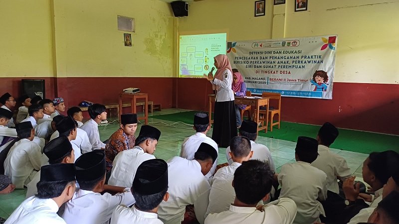 Sosialisasi Dampak Pernikahan Anak dan Berbagai Isu Sosial Lainnya di SMP Sunan Kalijogo Jabung