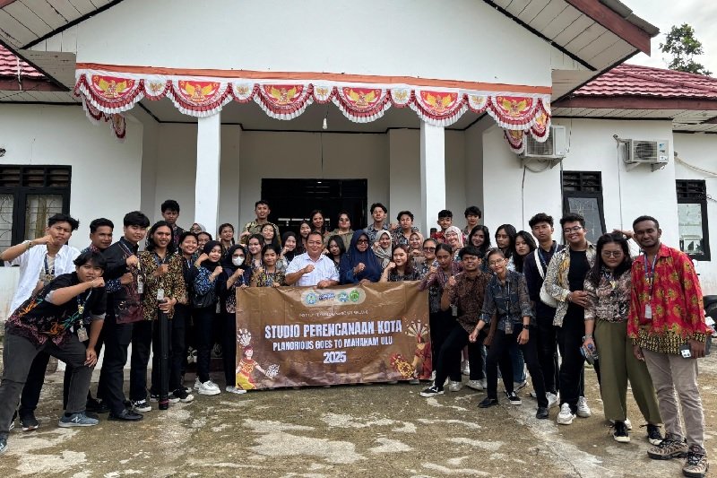 083-Mahasiswa PWK ITN di Mahakam Ulu Menjelajah Pedalaman, Mahasiswa PWK ITN Malang Rancang Kota Masa Depan Mahakam Ulu