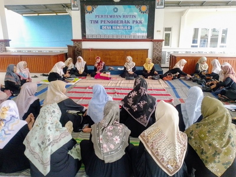 PKK Sukolilo Peringati Nuzulul Qur’an dengan Khotaman dan Kultum