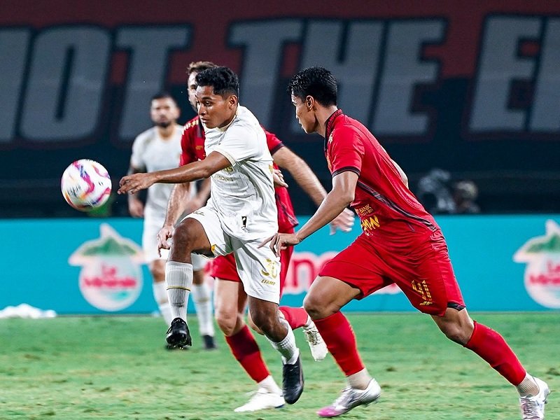 Comeback Dramatis, Arema FC Tumbangkan Persija 3-1