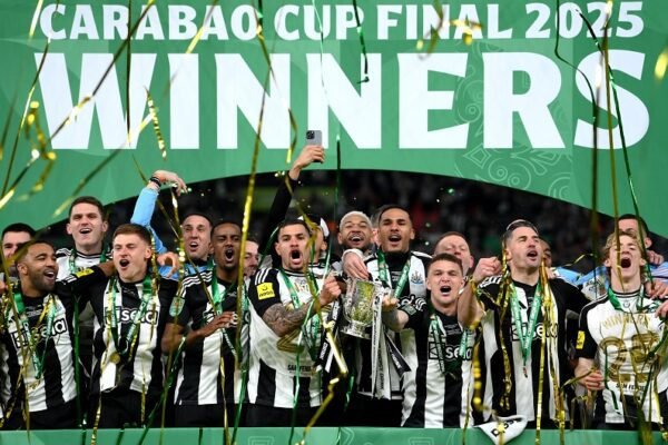 Kalahkan Liverpool 2-1 di Final Carabao Cup, Newcastle Akhiri Paceklik Gelar 70 Tahun