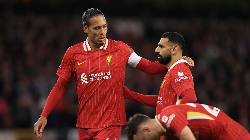 Kontrak Berakhir Juni, Van Dijk dan Mohamed Salah Masih Ingin Bertahan di Anfield