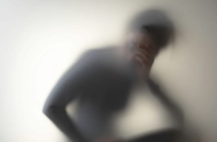 033-Brain fog pada perempuan Perempuan Lebih Rentan Terkena 'Brain Fog', Ternyata Ini Penyebabnya