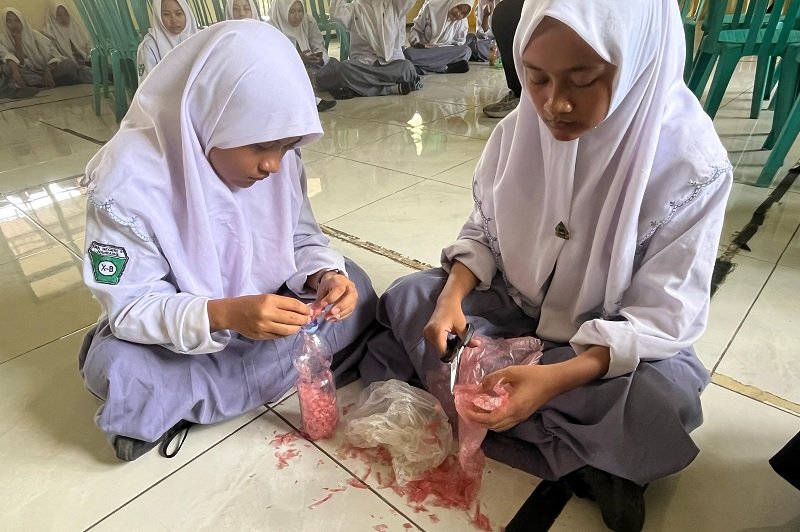 PKM UM di MAN 5 Jombang Sosialisasikan Metode 4 R untuk Sekolah Berkelanjutan