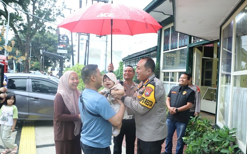 Pastikan Keamanan Arus Balik dan Liburan Pasca Lebaran, Kapolresta Malang Kota Sapa Pemudik dan Wisatawan