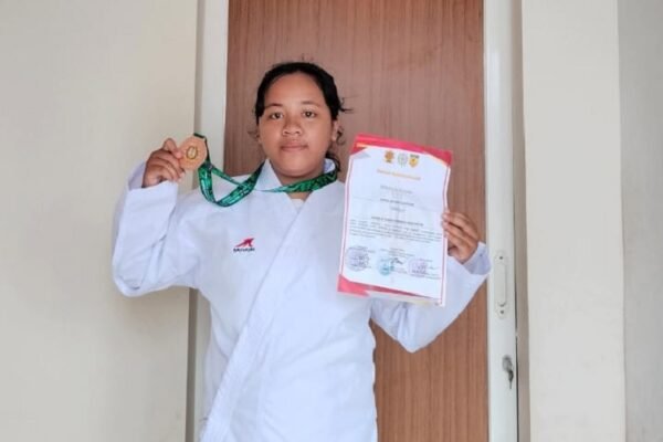 Raih Prestasi Membanggakan di Kumite Beregu Karate, Siswi SMA Taman Harapan Malang Ini Ingin Capai Prestasi Lebih Tinggi Lagi