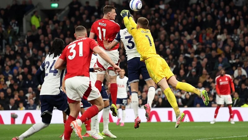 Pecundangi Hotspur 1-2, Nottingham Forest Sukses Geser Manchester City