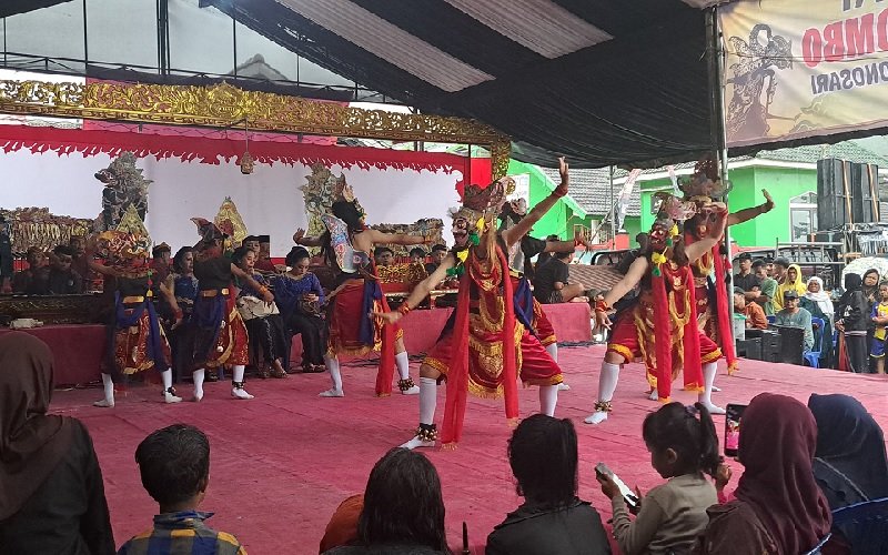 Warga Pijiombo Gelar Wayang Topeng di Punden Sumber Kali, Seruan Lestarikan Sumber Air Gunung Kawi