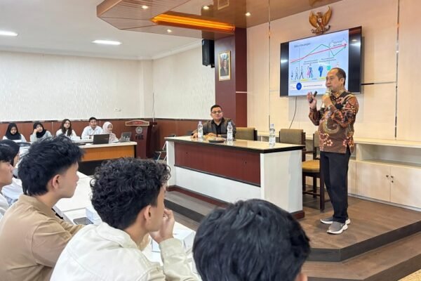 FEB UMM Gaungkan Kesadaran Berinvestasi di Kalangan Muda