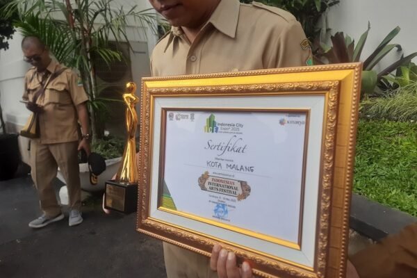 SMPN 4 Malang Raih Penghargaan Penampilan Terkreatif di Pentas Seni Internasional APEKSI 2025