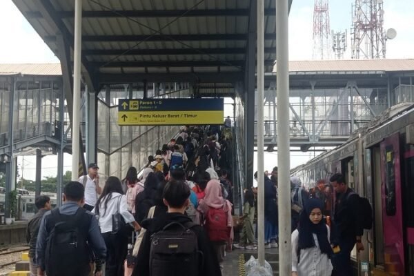 KAI Daop 8 Surabaya Tambah Jadwal Kereta dari Stasiun Malang untuk Libur Waisak 2025