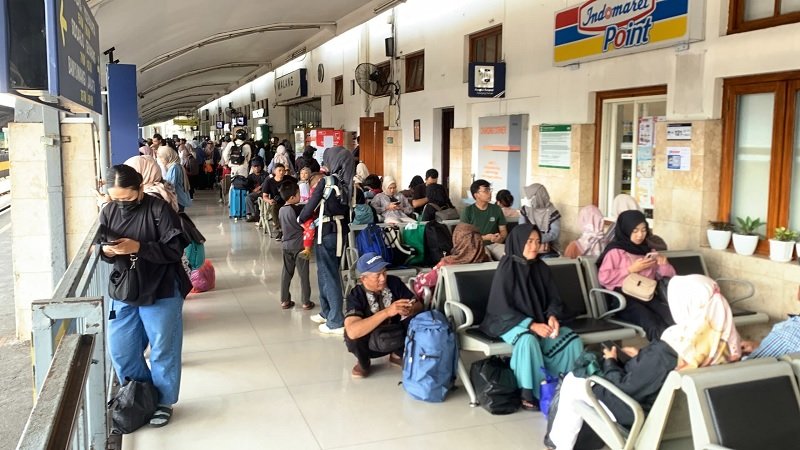 40.259 Penumpang Gunakan Kereta Api di Stasiun Malang Selama Libur Waisak 2025