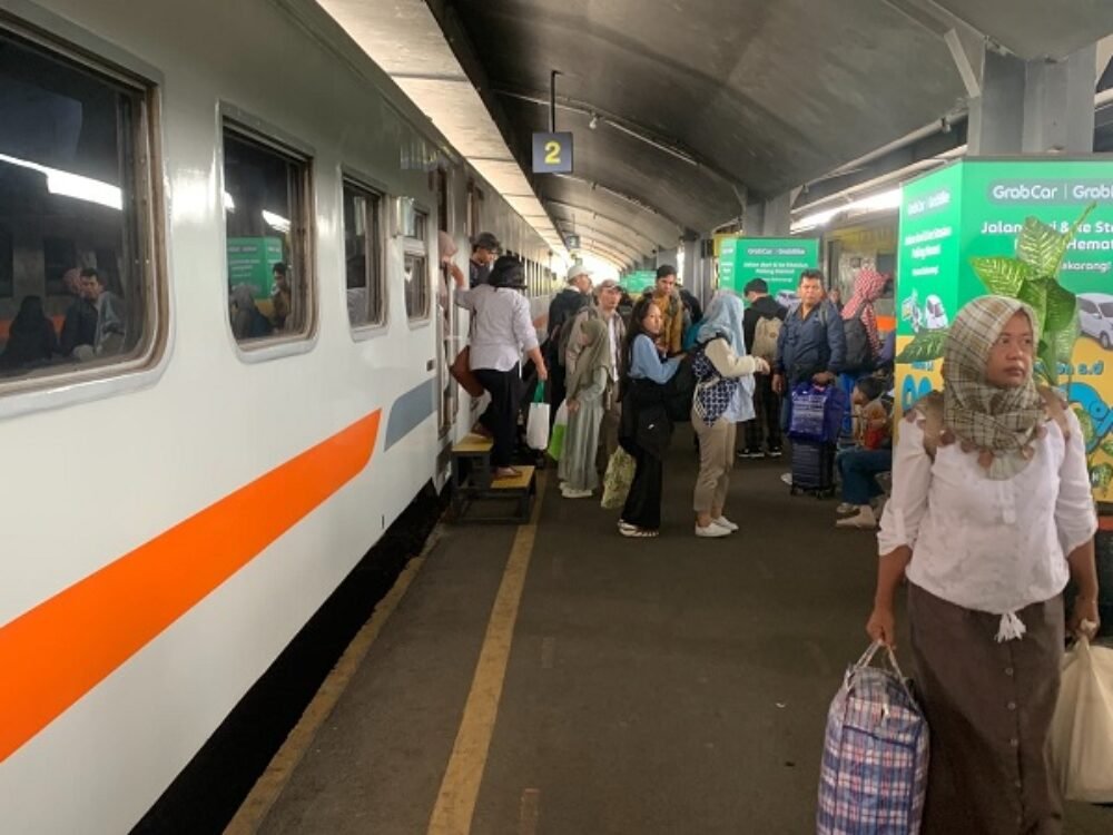 167a-Penumpang padati Stasiun Kota Malang Diskon 30 Persen untuk Tiket KAI di Liburan Sekolah 2026, Tersedia 1,17 Juta Kursi