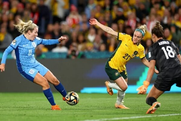 FA Larang Transgender Main di Sepak Bola Wanita