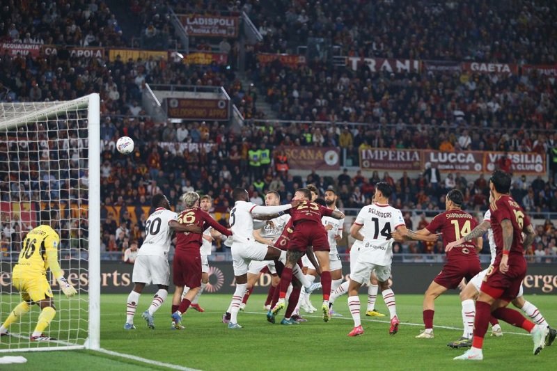 Takluk dari AS Roma 1-3, AC Milan Absen di Kompetisi Eropa Musim Depan