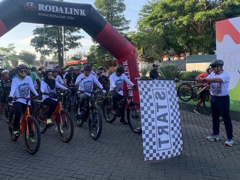 Gowes Wisata Meriahkan Hari Bhayangkara ke-79 di Kota Batu