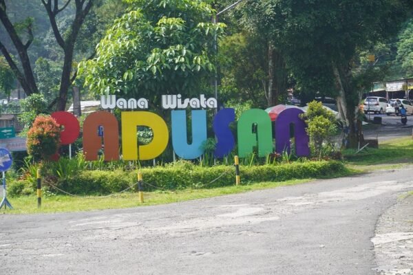 Tim Dosen Sejarah dan HKn UM Rebranding Desa Padusan Melalui Integrasi Wisata Sejarah dan Teknologi Digital