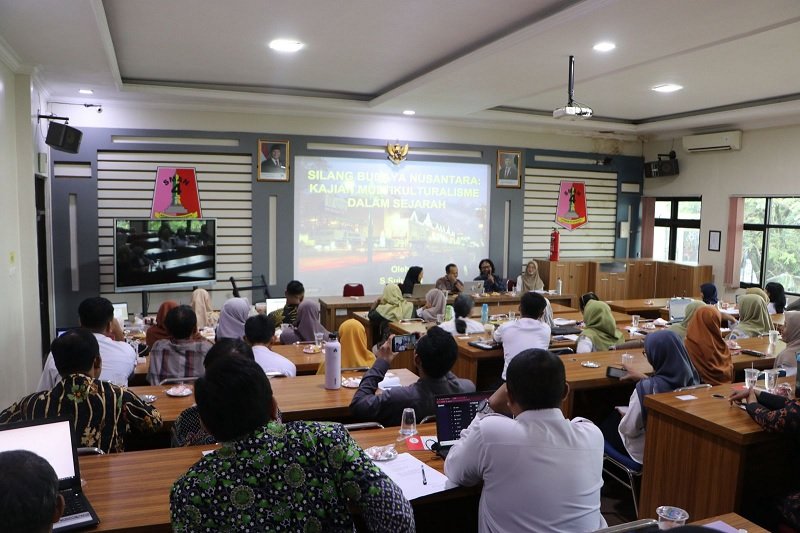 127-Workshop UM UM Gelar Workshop Pengembangan E-Modul Sejarah Berbasis Pendidikan Multikultural Tingkat SMA