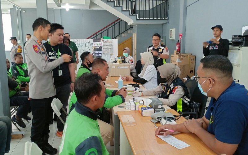 191-Bhakti Kesehatan Polresta Malang Kota Hari Bhayangkara ke-79, Polresta Malang Kota Dua Hari Bhakti Kesehatan Gratis ke Ratusan Driver Ojol