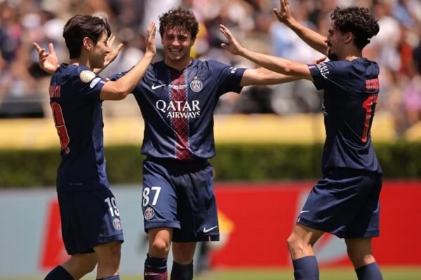 PSG Bantai Atletico Madrid 4-0