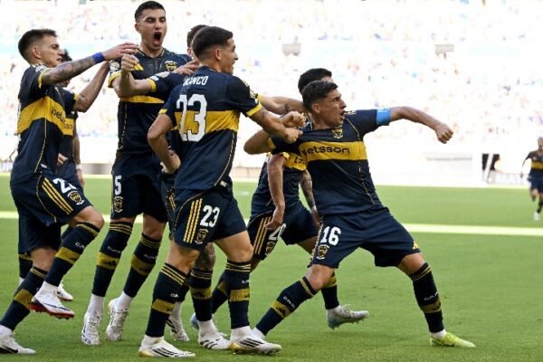 Diwarnai 3 Kartu Merah, Boca Juniors Bermain Imbang dengan Benfica 2-2