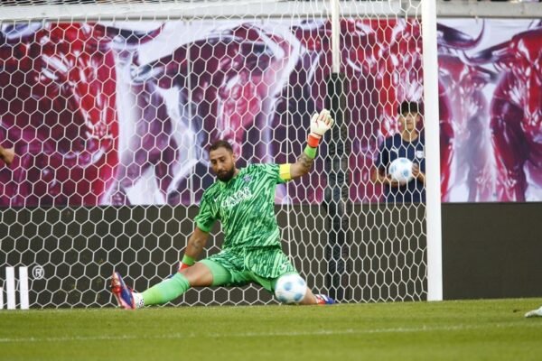 Donnarumma: PSG Masih Haus Gelar Juara