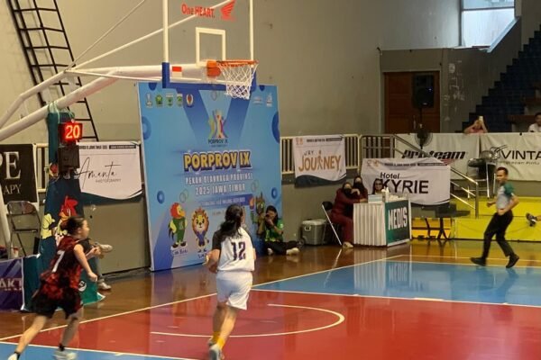 Menang Telak Atas Sidoarjo, Tim Basket Putri Kota Malang Melaju ke Final