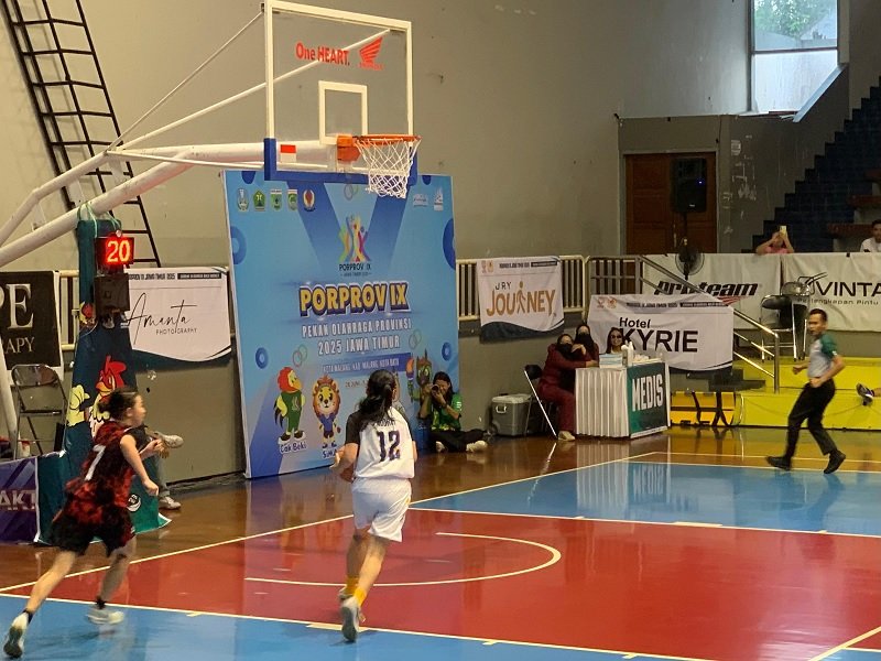 312-Aksi pemain basket putri Kota Malang vs Blitar Menang Telak Atas Sidoarjo, Tim Basket Putri Kota Malang Melaju ke Final