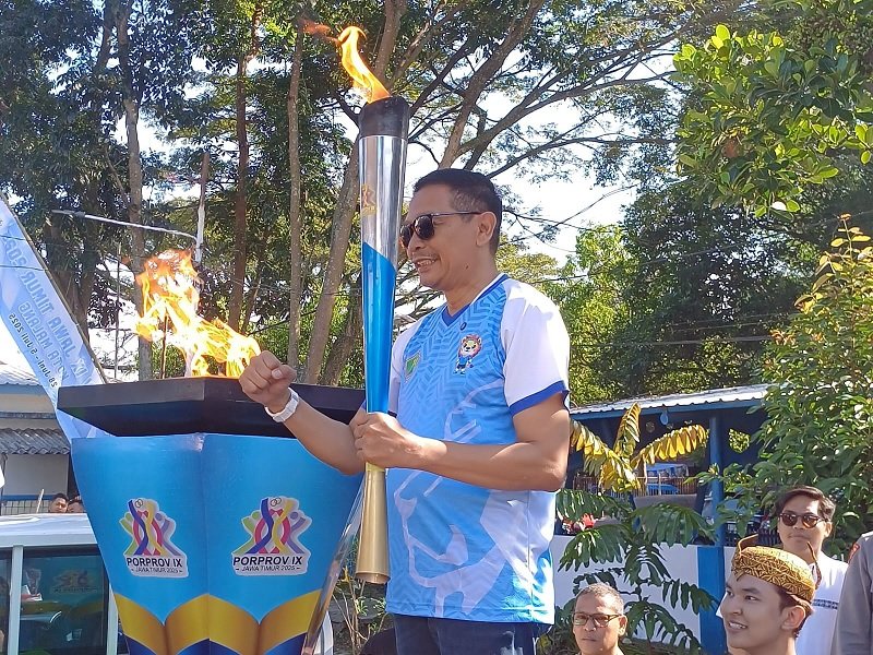 Kirab Api Porprov Jatim 2025 Tiba di Kota Malang dari Kota Batu, Langsung Diarak Keliling Kota