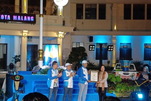 Pemkot Malang dan Perumda Tugu Tirta Raih Rekor MURI, Jadi yang Pertama Sediakan Anjungan Air Minum di Ajang Olahraga Daerah