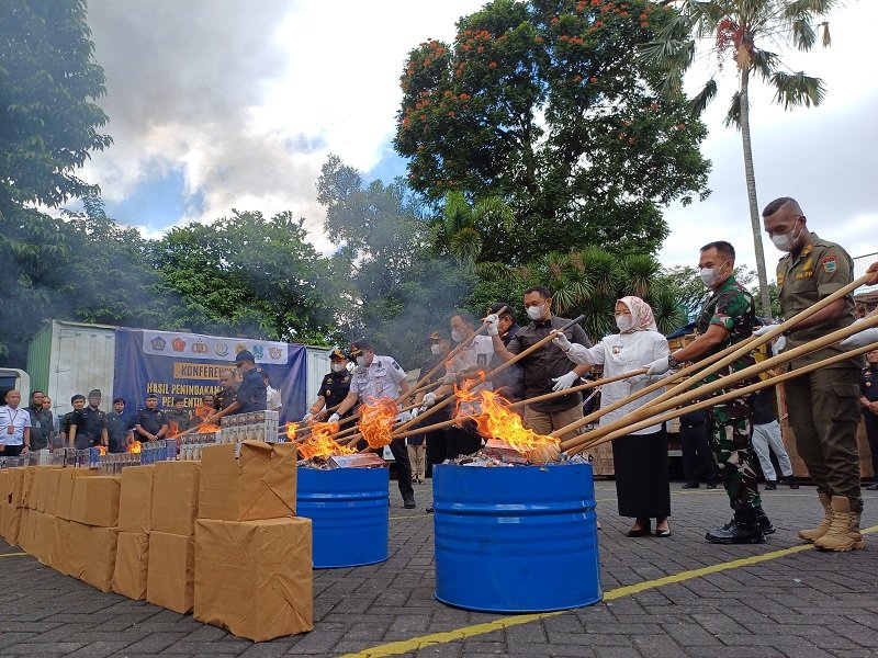 Bea Cukai Bentuk Satgas Nasional Berantas Rokok Ilegal, 195 Juta Batang Diamankan Lewat Operasi Gurita