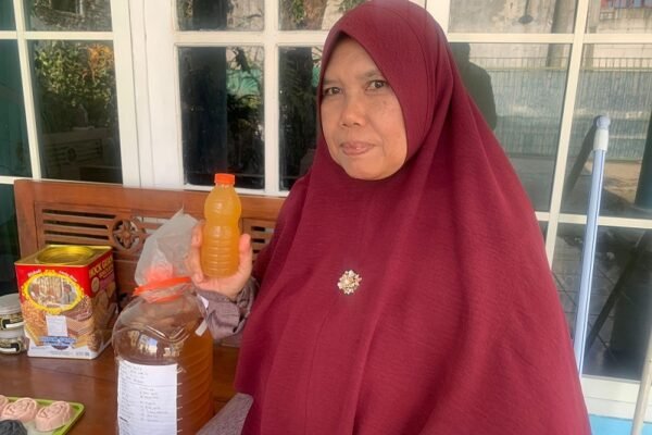 Kusmiati Kembangkan Fermentasi Jadi Jamu Probiotik
