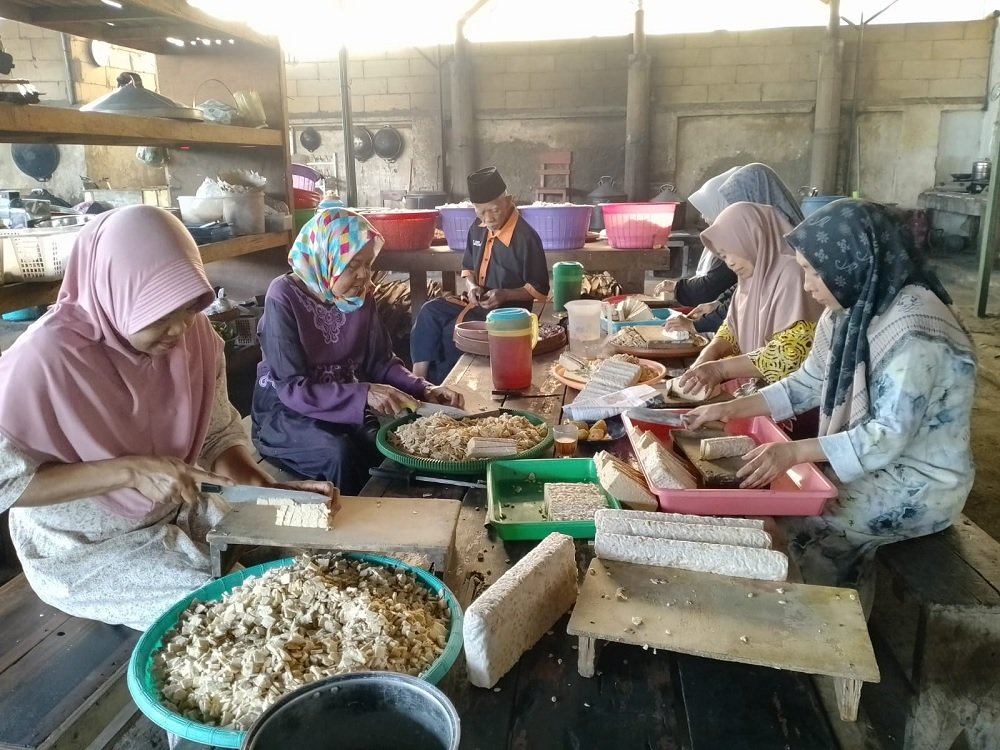 Semarak Persiapan Lailatul Hadroh di Ponpes Sunan Kalijogo Jabung