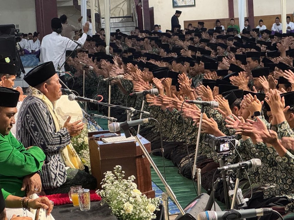 046-Yusuf Arif, Pimpinan Pusat Ishari NU memimpin Muhut Bisyahri Ishari Milenial Sunan Kalijogo Jabung Buka Lailatul Hadrah dengan Ibtida’ dan Bisyahri