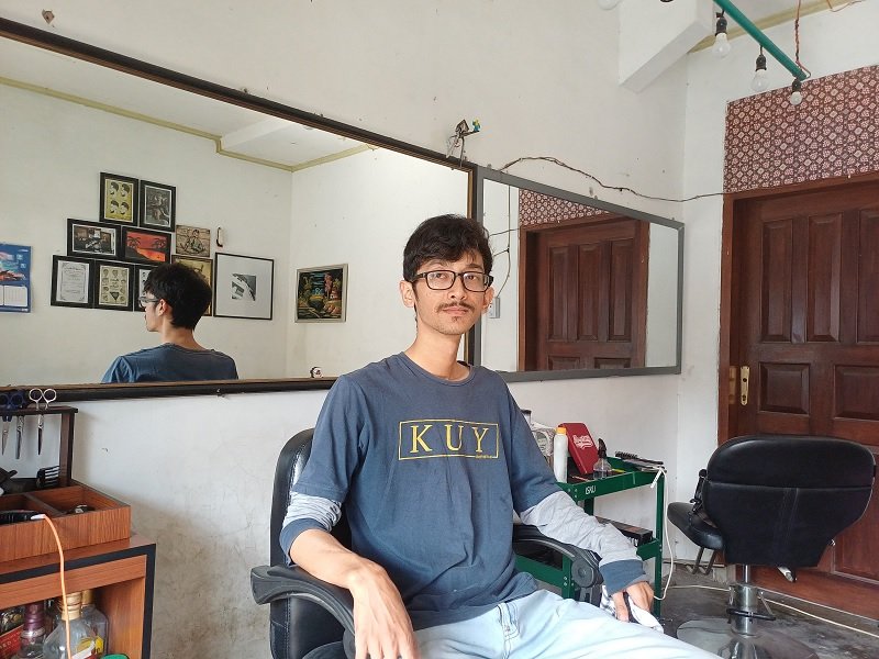 Rekomendasi Barbershop Dekat UMM, Tempat Cukur Raharja Jadi Andalan Mahasiswa