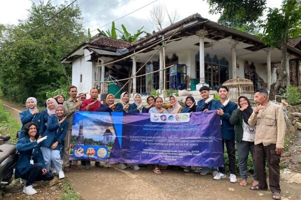 Tim Doktor Mengabdi UB Beri Pelatihan Pengemasan Higienis Kacang Mete di Sanenrejo Jember