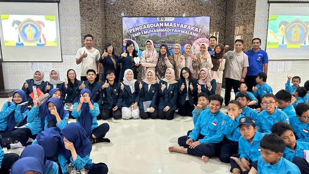 FKG UB Edukasi Remaja SMP Muhammadiyah 1, Tekankan Pentingnya Pola Makan Sehat untuk Kesehatan Rahang