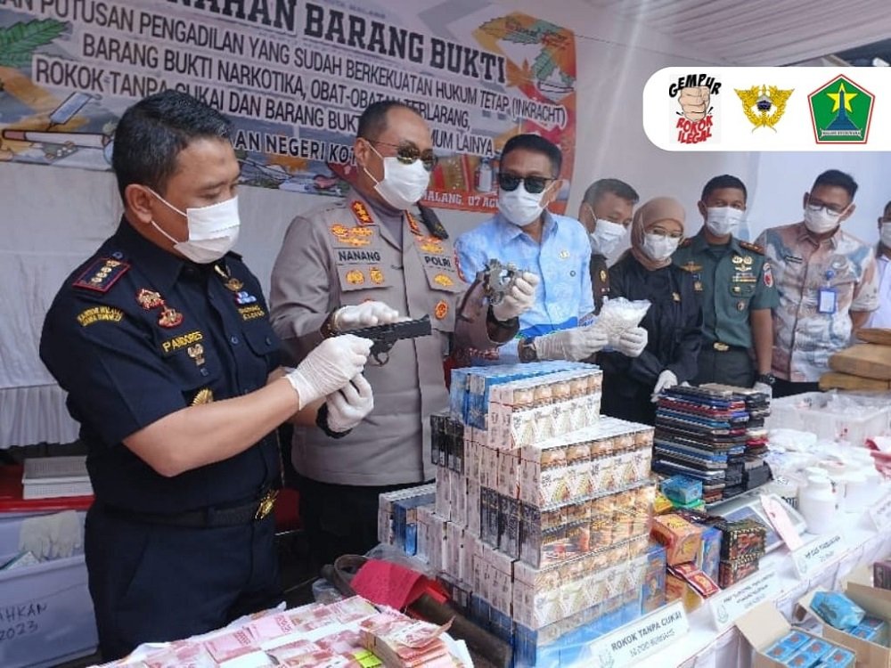 Perangi Produk Non Cukai, Pemkot Malang dan Forkopimda Musnahkan 10 Ribu Rokok Ilegal