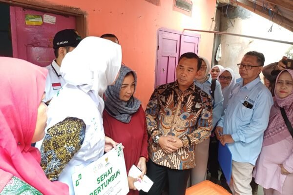 Menteri Wihaji Tinjau SPPG Klojen, Blusukan Pastikan MBG untuk Ibu Hamil dan Balita