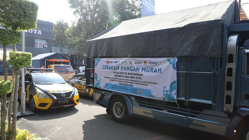 Gerakan Pangan Murah Polri Tahap Dua, Kapolresta Malang Kota Berangkatkan 48,5 Ton Beras SPHP Bulog