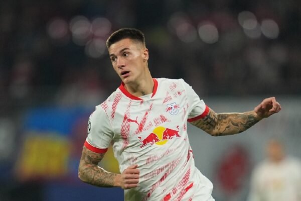 Ajukan Harga yang Sama, MU dan Newcastle Berebut Benjamin Šeško dari Leipzig