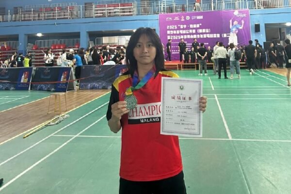 Toreh Prestasi di Ajang Bulu Tangkis Remaja di Beijing, Giovanni Harumkan Nama SMA Taman Harapan Malang