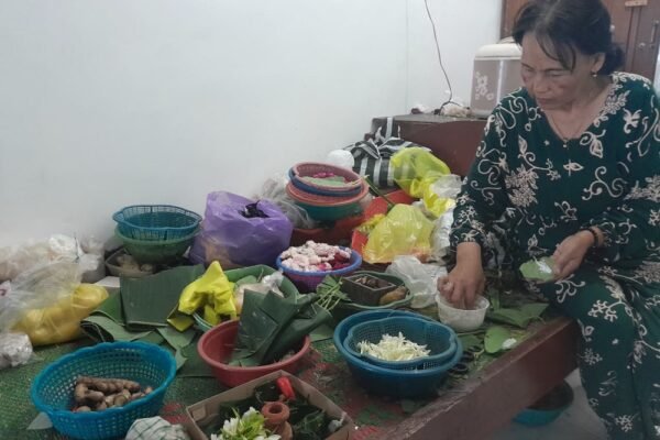 Jual Beli Sesajen Bantengan, Tradisi dan Ekonomi yang Berdampingan