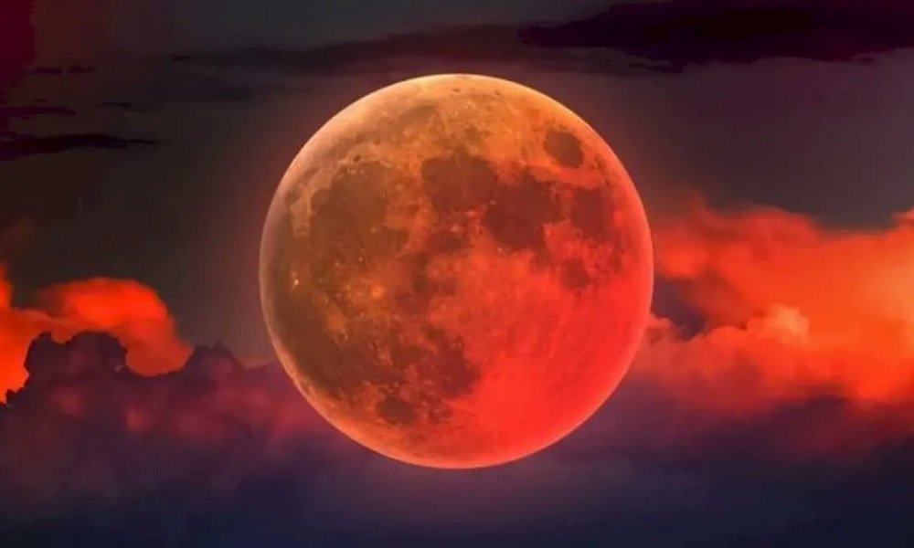 Fenomena Baru di Bulan Maulid, Blood Moon Akan Hiasi Langit Indonesia